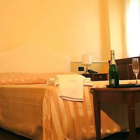 Luxury Ludovisi Rooms-3